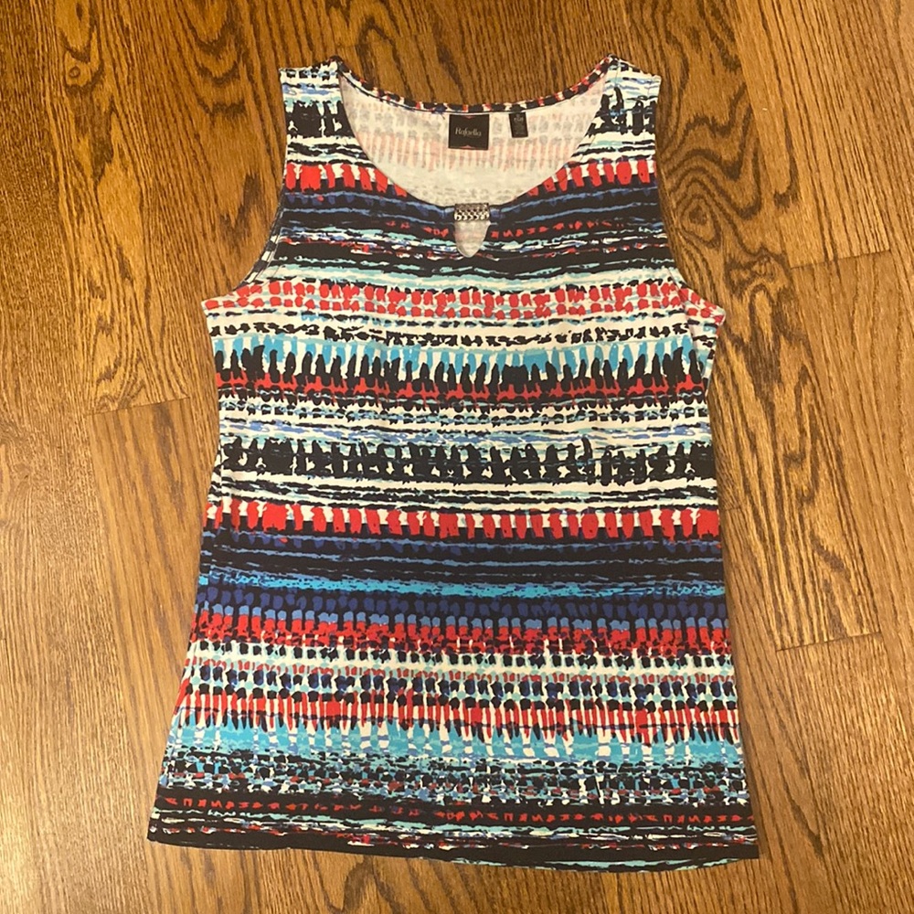 Women’s sleeveless top in size S